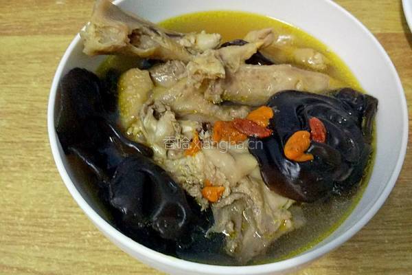 木耳炖鸡的做法图解10