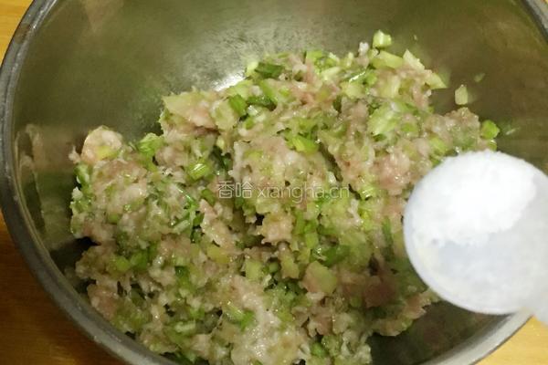 芹菜猪肉馅饺子的做法图解4