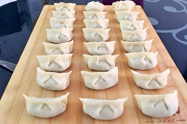 芹菜猪肉馅饺子的做法图解11