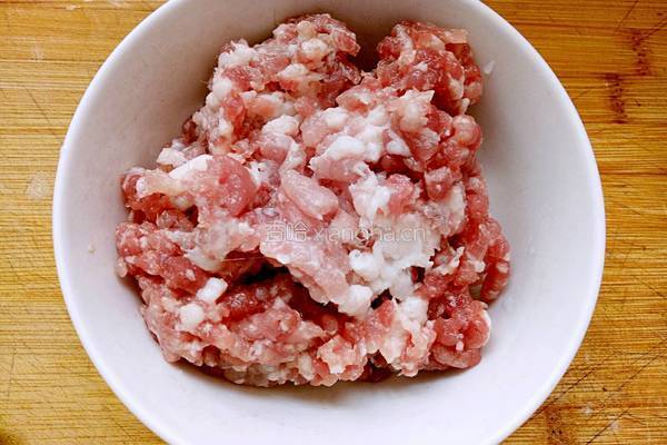 肉末炒粉条的做法图解2