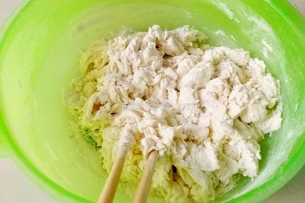 芹菜馅包子的做法图解3