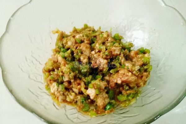 芹菜馅包子的做法图解11
