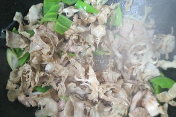 五花肉炒笋的做法图解5