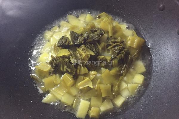 酸菜炖土豆的做法图解5