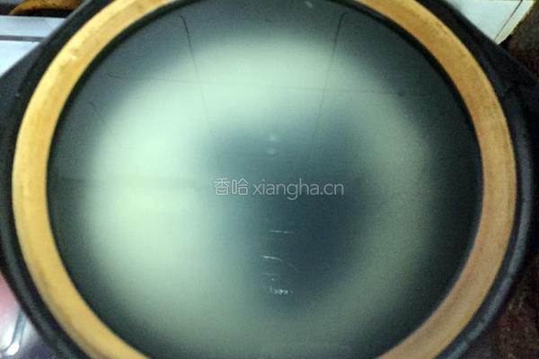皮蛋牛肉粥的做法图解3