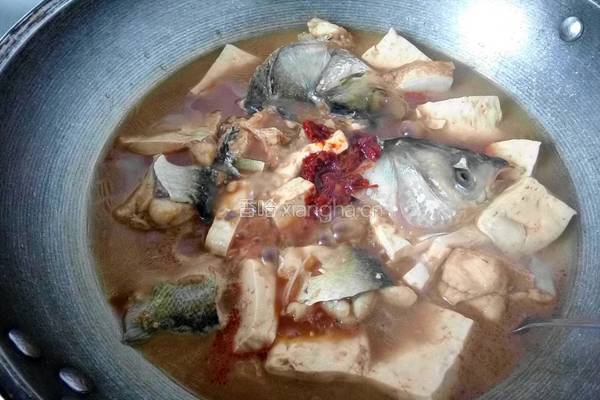 豆腐烧鱼块的做法图解8