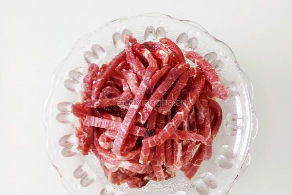 牛肉海鲜菇的做法图解2