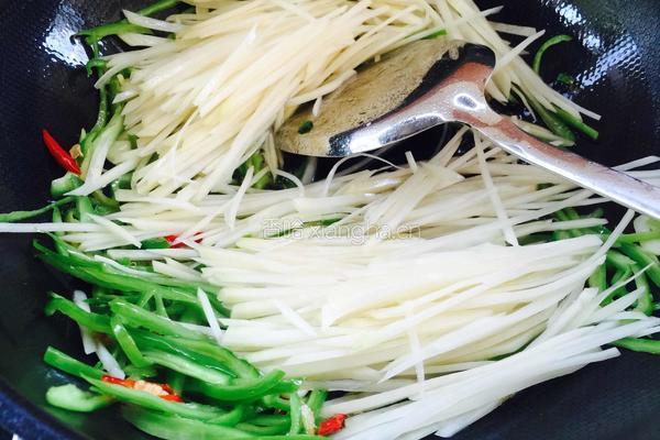 土豆丝炒青椒的做法图解5