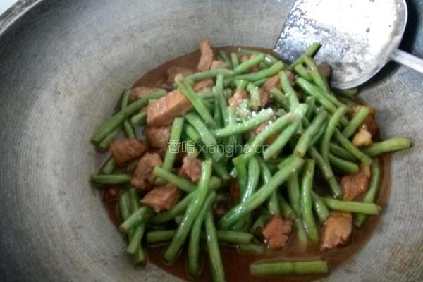 豇豆红烧肉的做法图解12