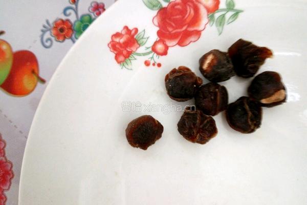 桂圆莲子八宝粥的做法图解3