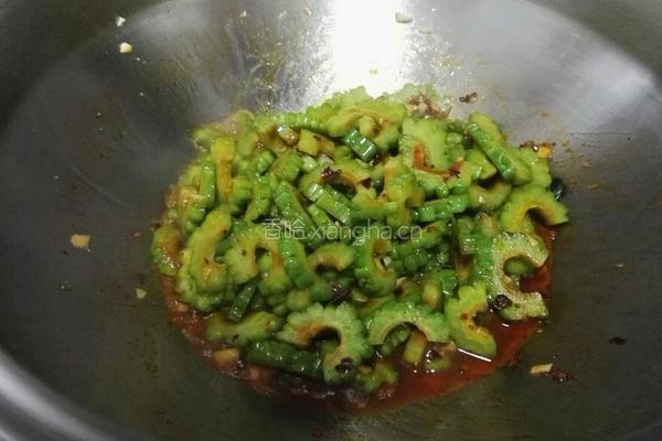 豆豉炒苦瓜的做法图解6