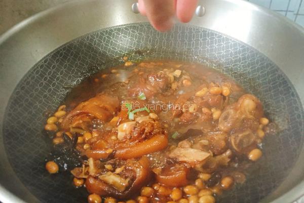 黄豆烧猪蹄的做法图解16