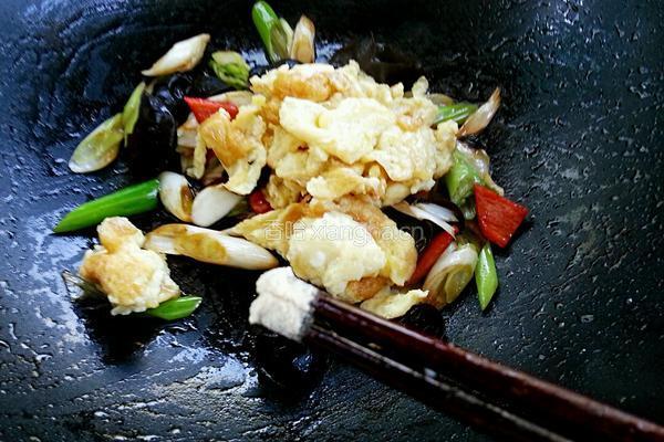 大葱木耳炒鸡蛋的做法图解9