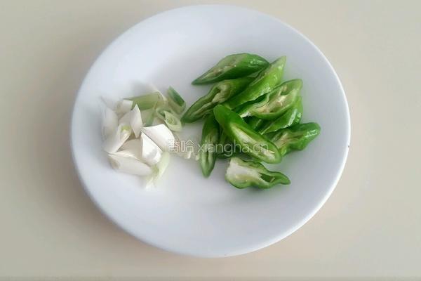 西红柿花菜的做法图解1