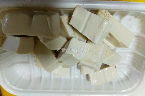 黄骨鱼豆腐汤的做法图解2