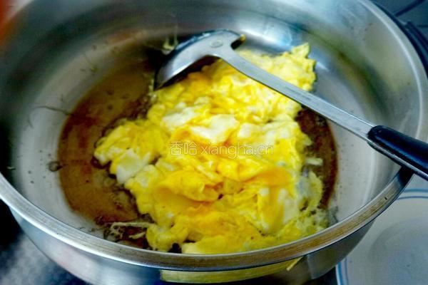 香菜炒鸡蛋的做法图解5