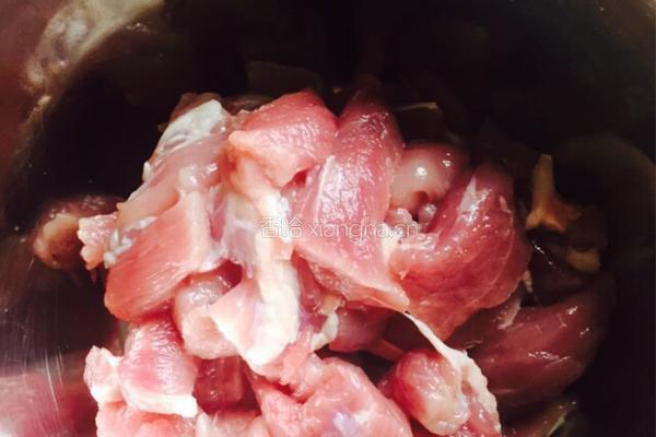 糖醋肉 韩式的做法图解1