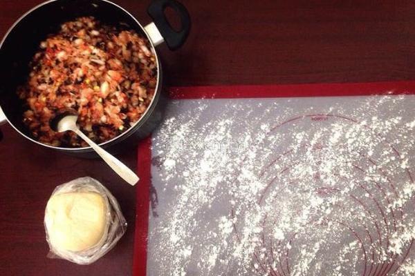 私房牛肉水饺的做法图解2
