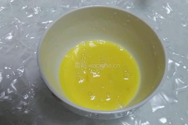 鸡蛋火腿肠炒饭的做法图解2