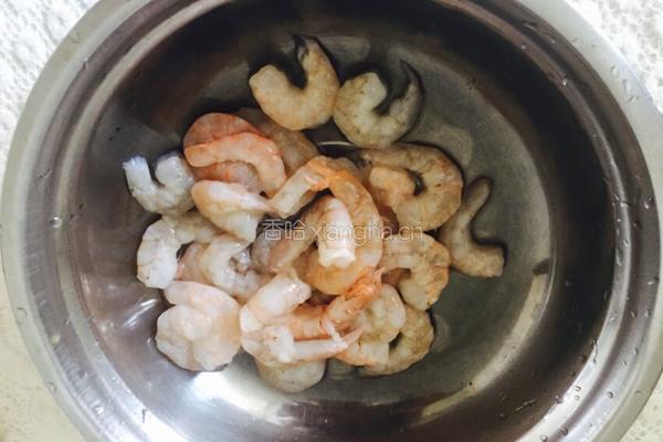 西芹腰果虾仁的做法图解1