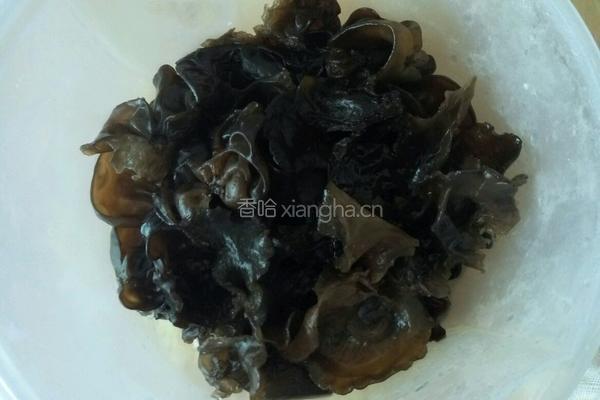 木耳芹菜包子的做法图解6