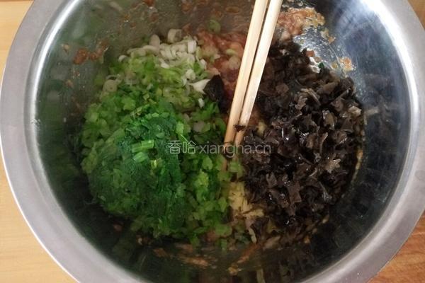 木耳芹菜包子的做法图解12