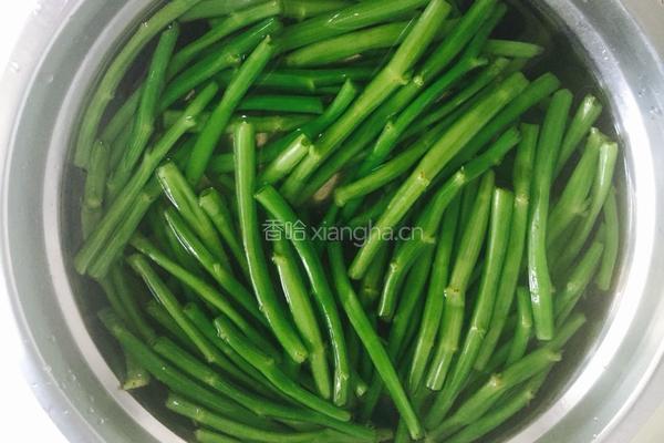 炒空心菜梗的做法图解6