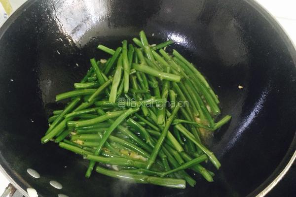 炒空心菜梗的做法图解8