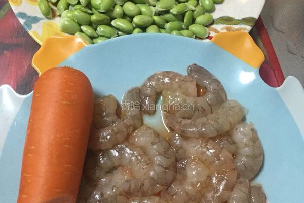 虾仁毛豆的做法图解1