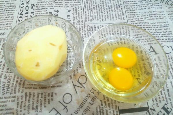 土豆鸡蛋丝的做法图解1
