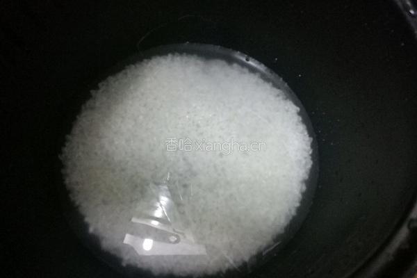红薯大米粥的做法图解2
