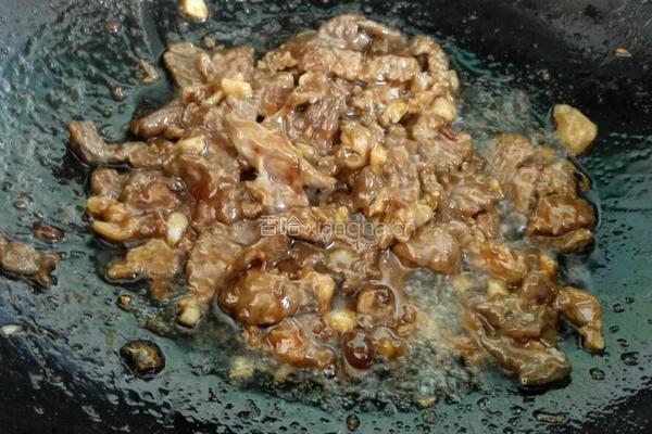 木耳炒牛肉的做法图解4