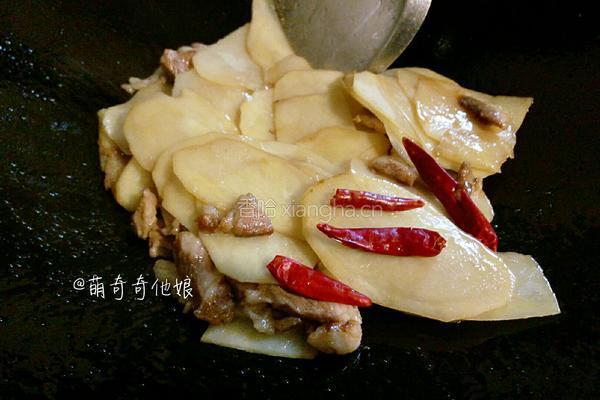 土豆炒肉片的做法图解4