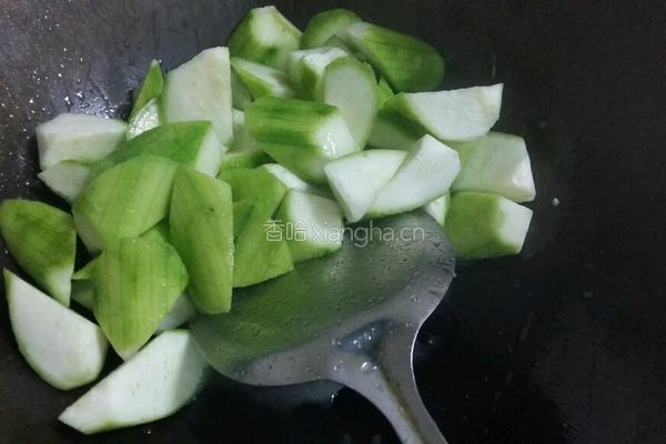 丝瓜蛋花汤的做法图解3