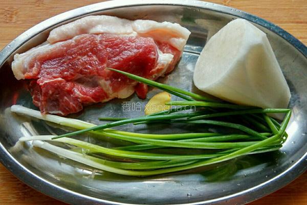 萝卜肉丸子的做法图解1
