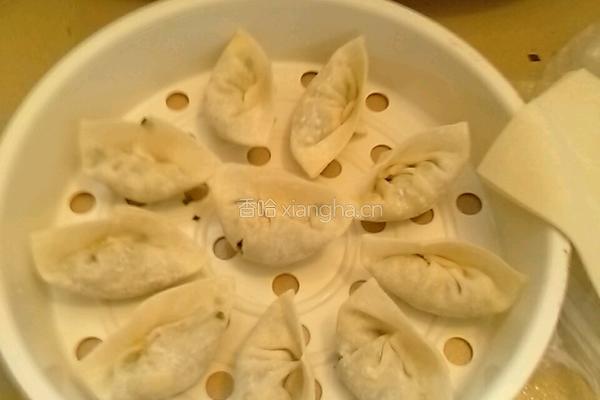 韭菜鸡蛋馅馄饨的做法图解2