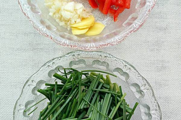 葱爆肉丝的做法图解2