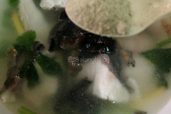 黑木耳草鱼肉片汤的做法图解15