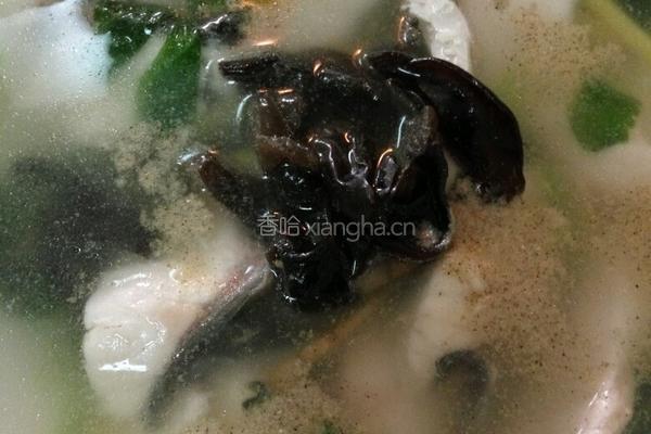 黑木耳草鱼肉片汤的做法图解16