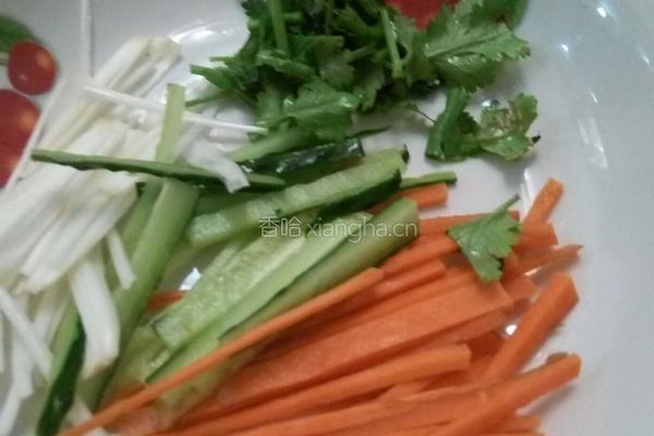 凉拌油豆腐皮的做法图解2
