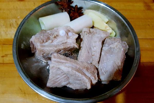 胡萝卜土豆炖排骨的做法图解3