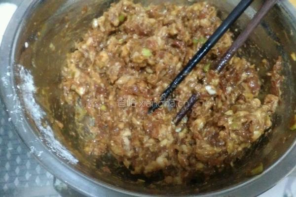 茴香猪肉饺子的做法图解2