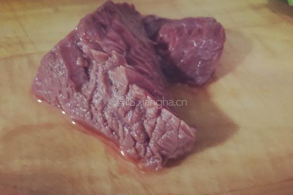 牛肉米粉的做法图解2