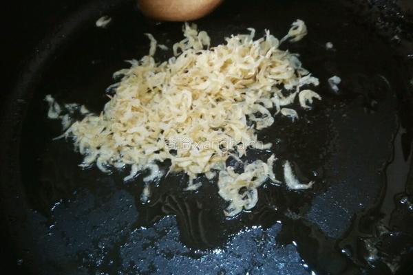 白萝卜丝汤的做法图解3