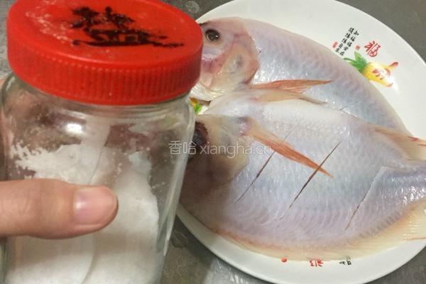 清蒸深海红斑鱼的做法图解2
