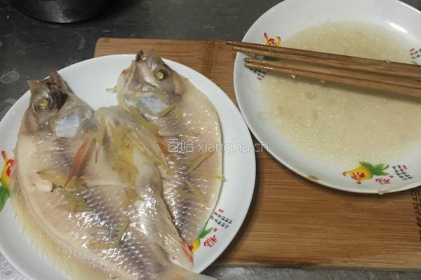 清蒸深海红斑鱼的做法图解5