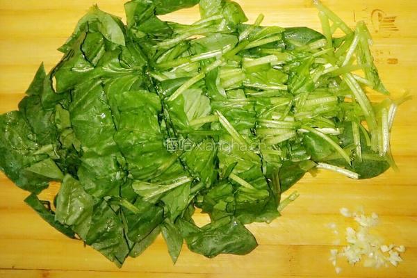 菠菜花生的做法图解2