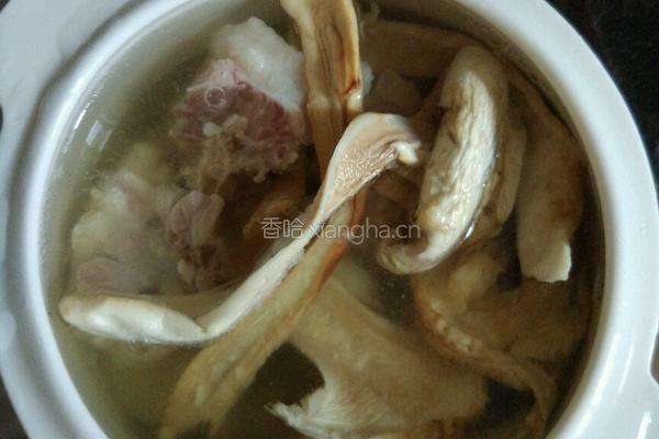 松茸炖鸡的做法图解4