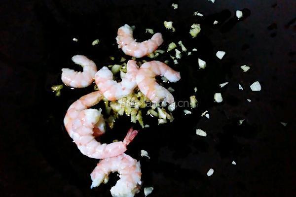 鲜虾意面的做法图解5
