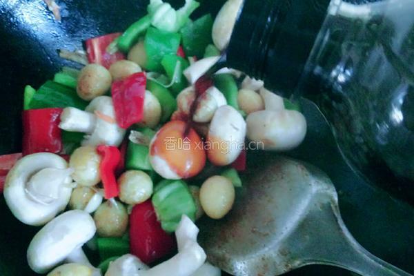 口蘑鹌鹑蛋烧肉的做法图解6